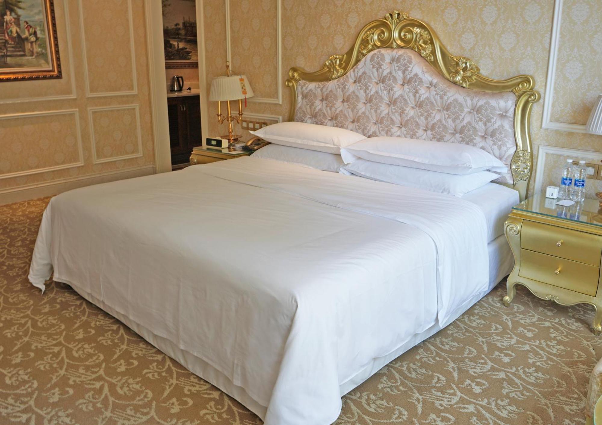 Sheraton Chongqing Hotel Zewnętrze zdjęcie